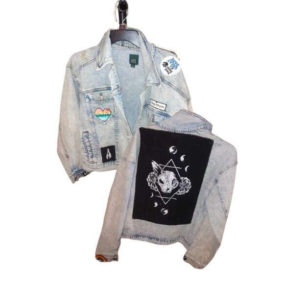 LGBT Nonbinary Cat Skull LoftyDogDesigns Patch Witchy Punk Jean Jacket Flaws - Picture 1 of 3